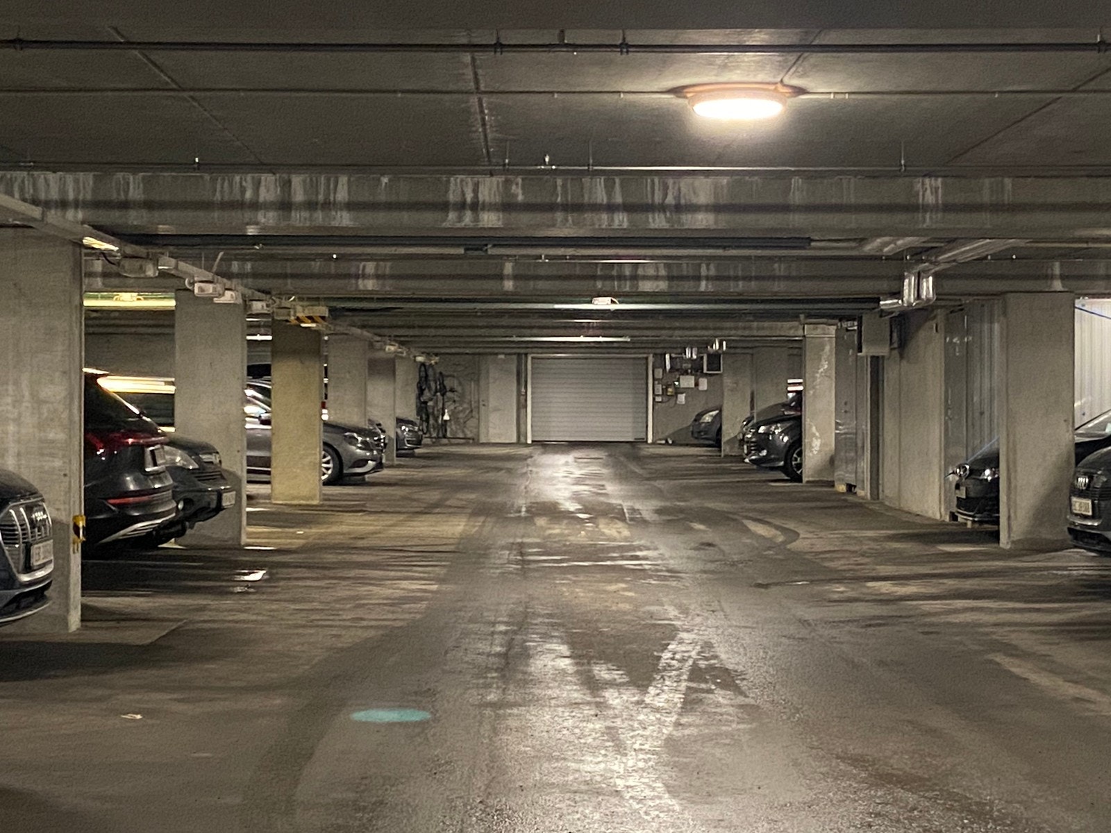 Oppvarmet garasje med elbil lader - her kan leietager opprette MER abnm med ladebrikke Galleribilde