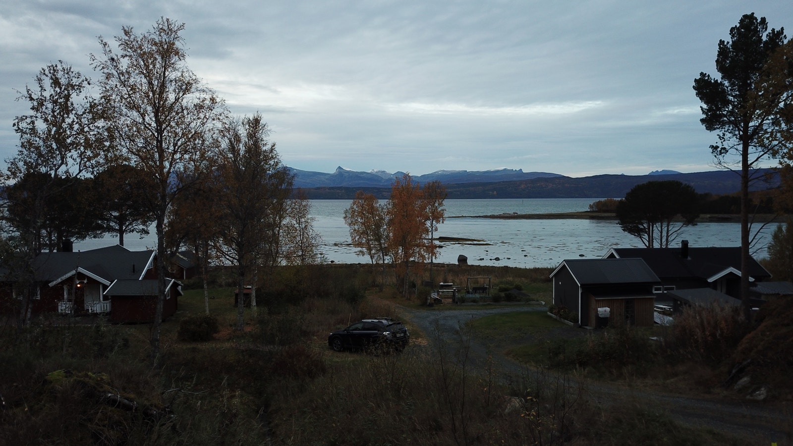 Utsikt fra nederste del av tomten Galleribilde