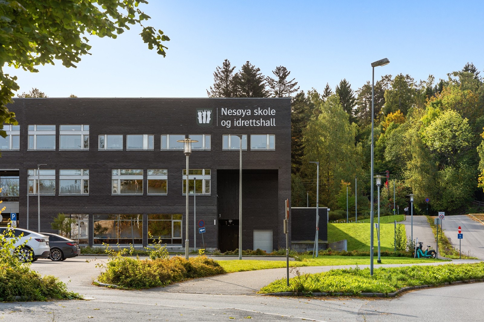 Nesøya skole og idrettshall Galleribilde