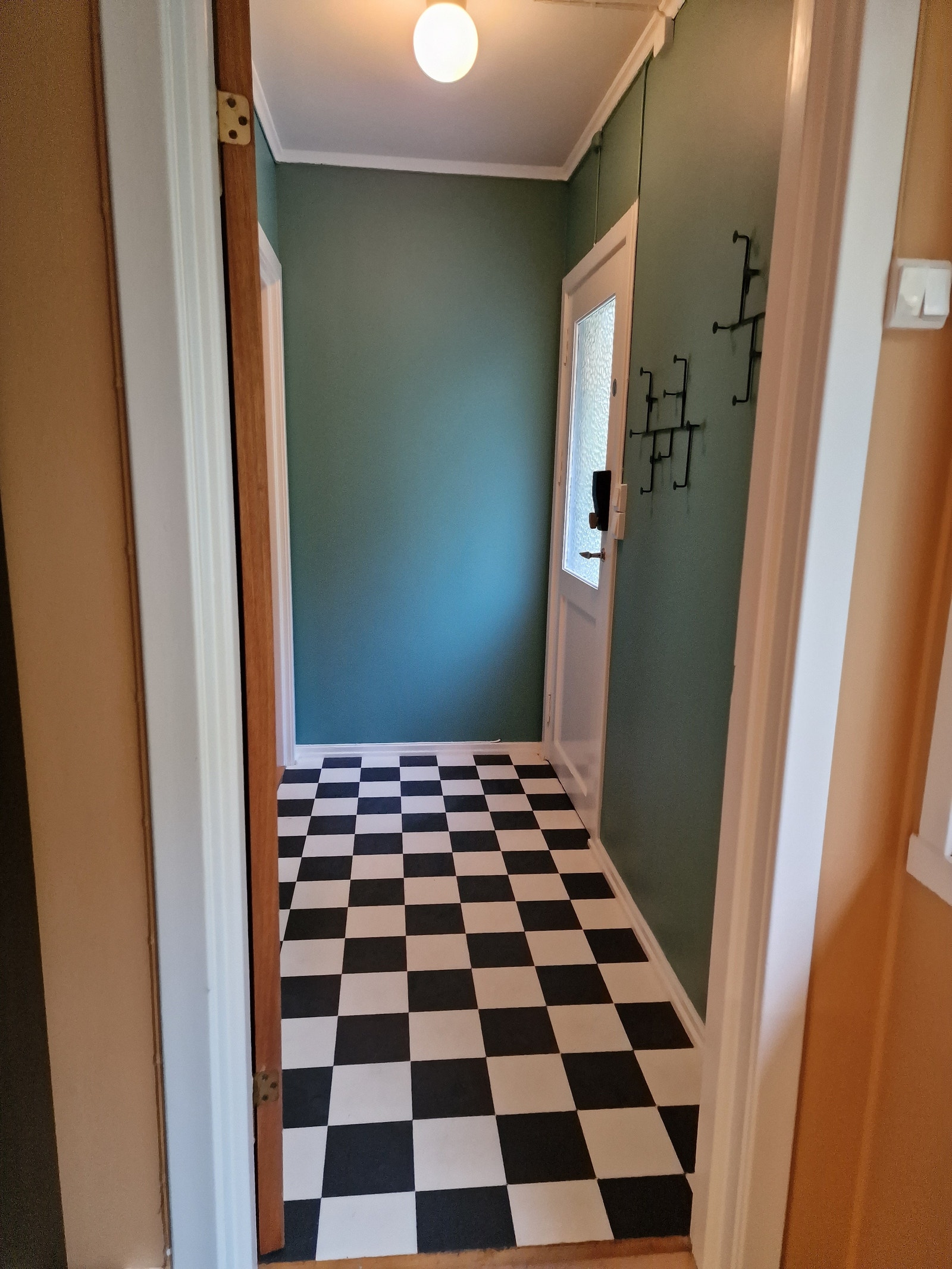 Yttergang sett fra kjøkken Galleribilde