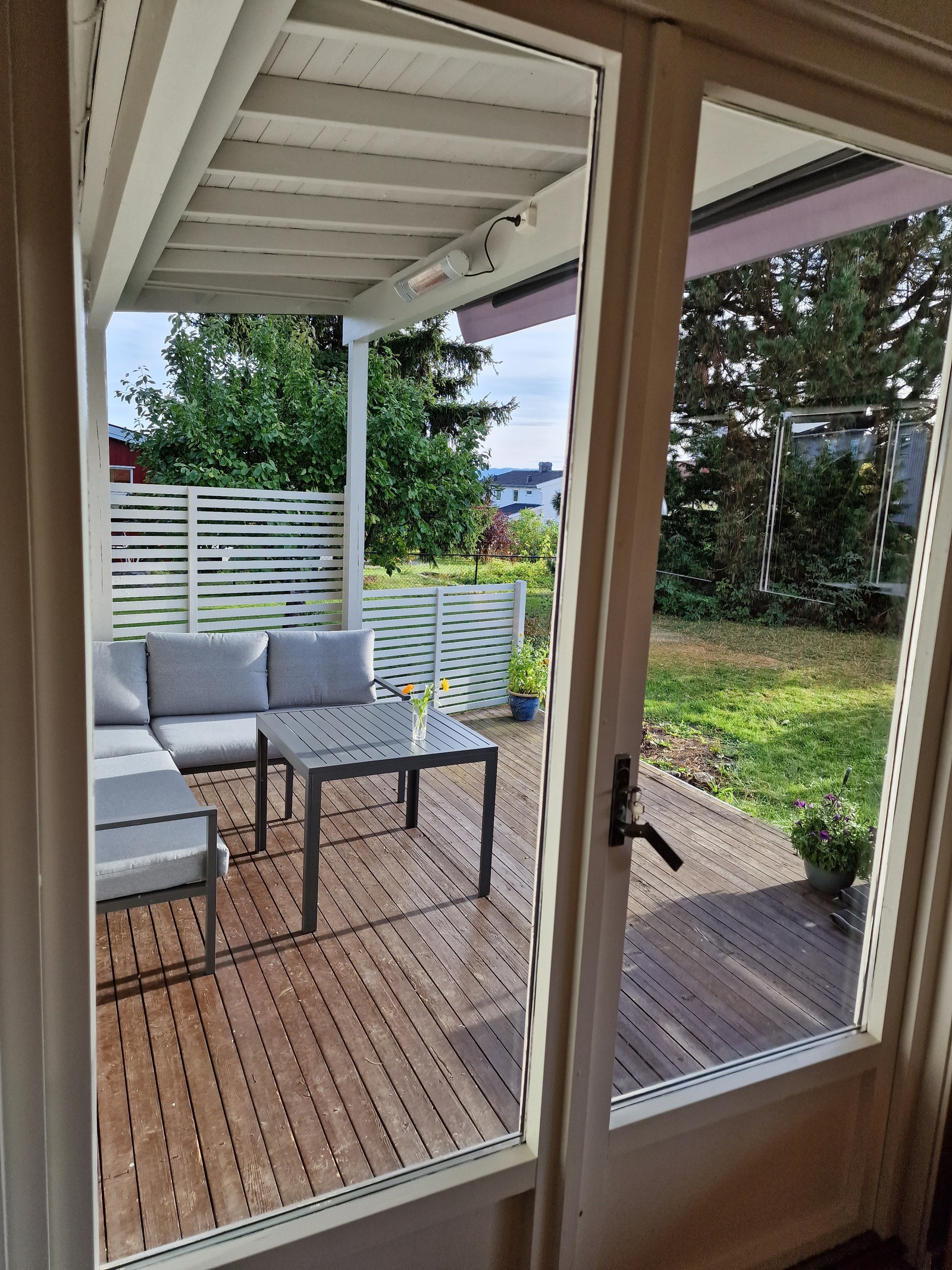 Utgang fra stue til terrasse Galleribilde