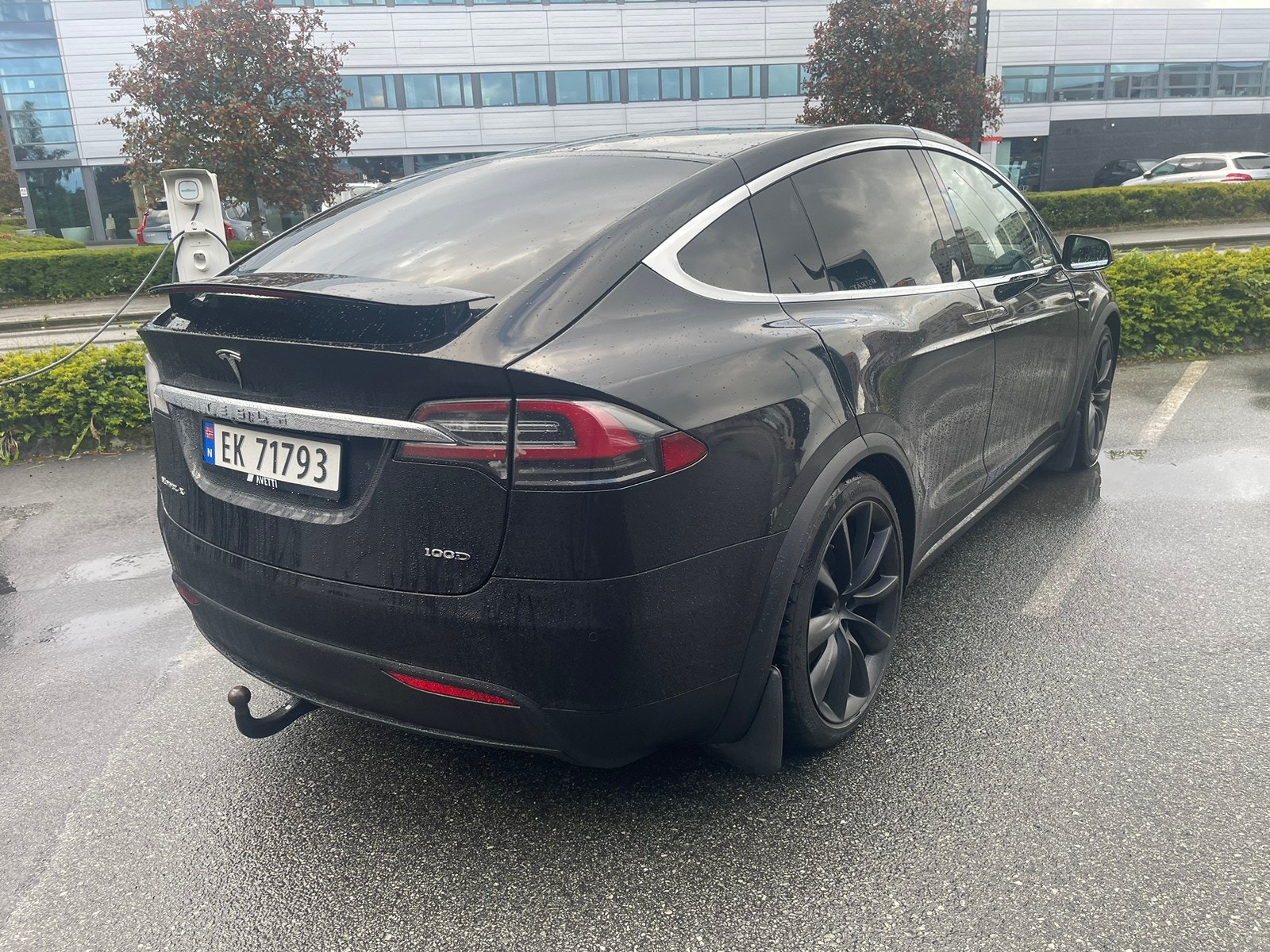 Tesla Model X 2