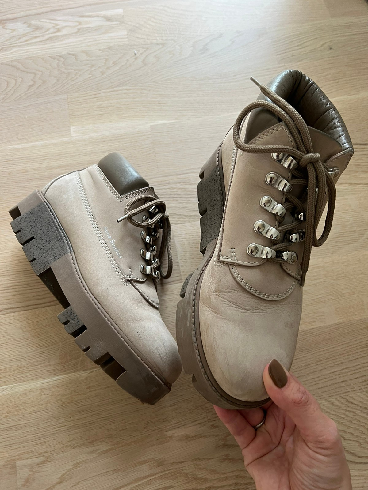 Acne Tinne beige boots FINN torget