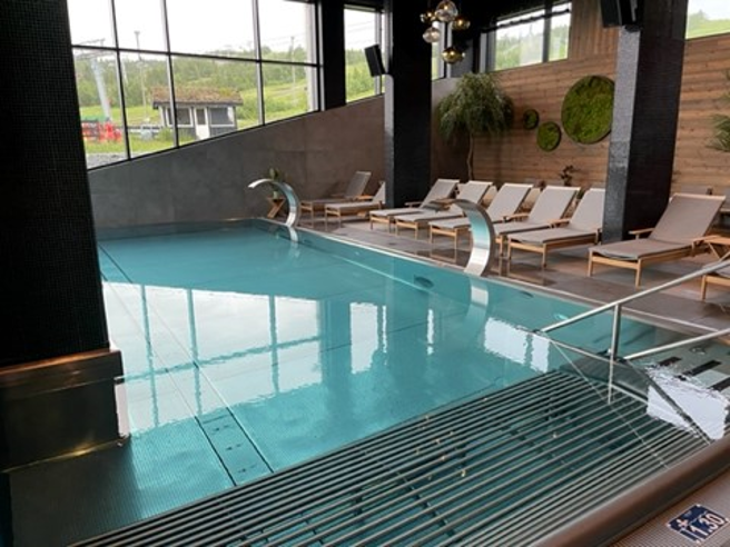 Ridderbadet og restauranten ligger i 1.etasje i bygget.
Se. www.ridderbadet.no Galleribilde