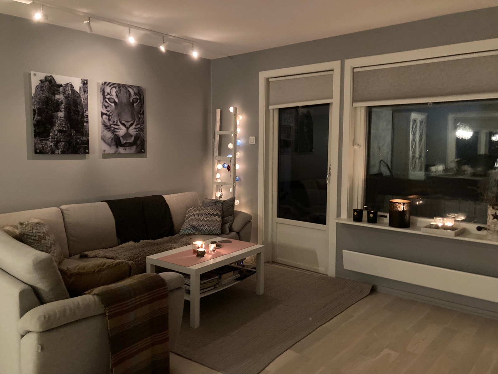 Stuen - med utgang til balkongen. Flott utsyn! Galleribilde