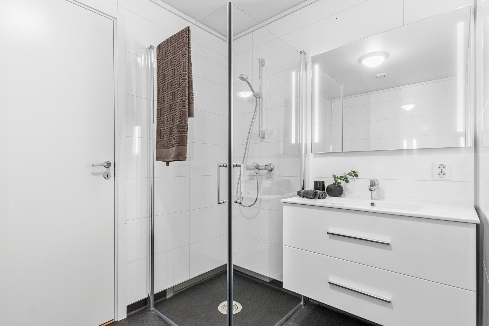 Innenfor badet i 2. etasje er det teknisk rom. Galleribilde