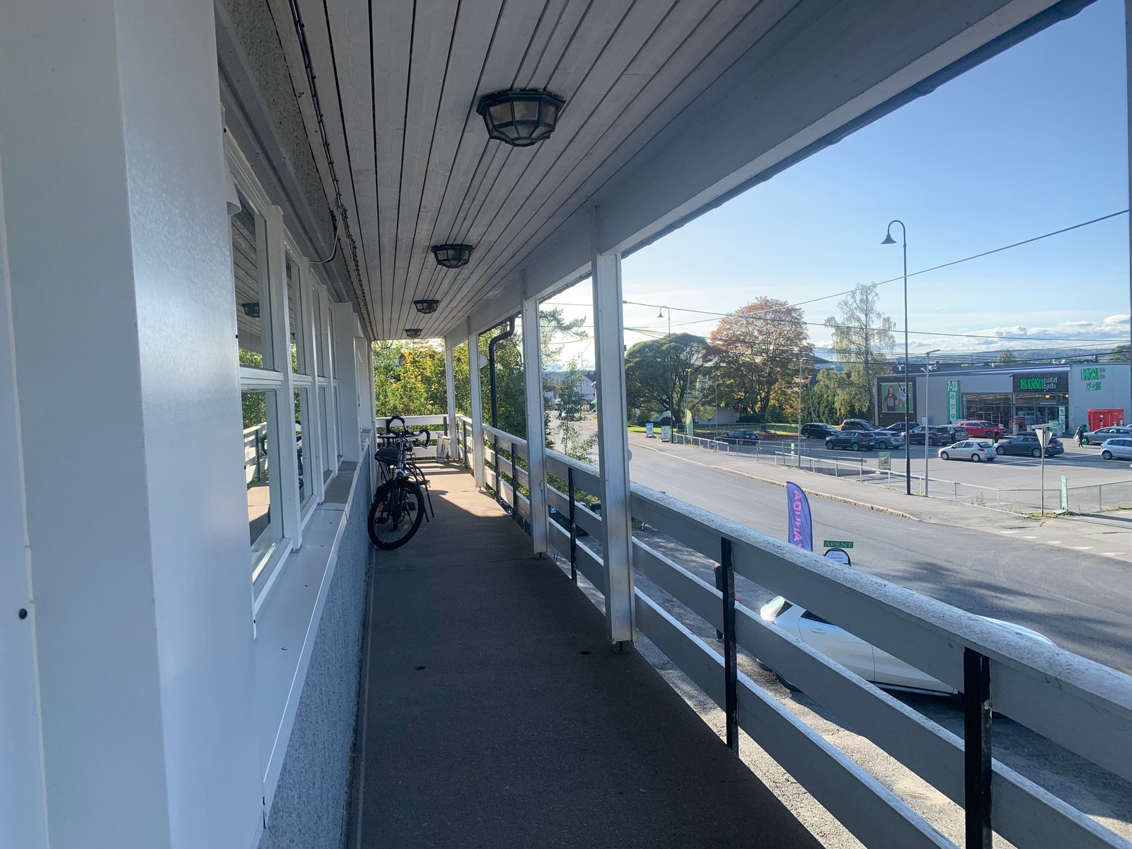 Svalgangen utenfor leiligheten Galleribilde