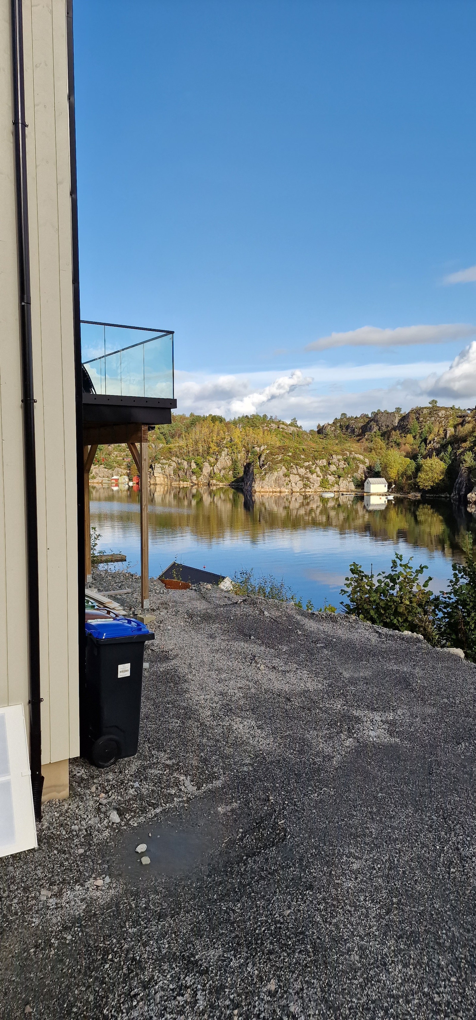 Bilde av utsikt, før uteområdet er ordnet Galleribilde