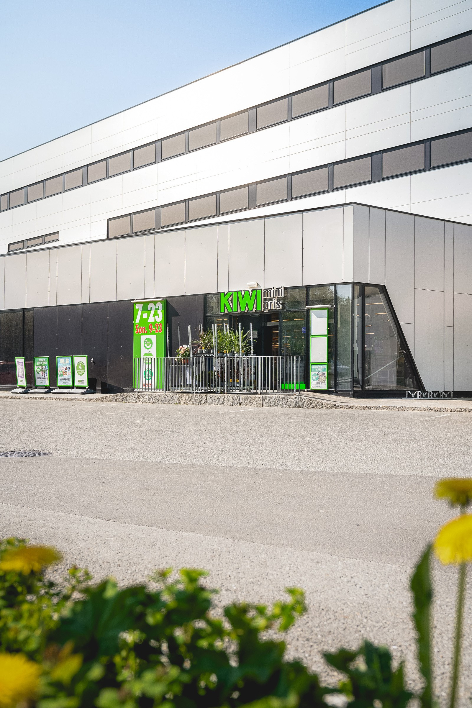 Stor og søndagsåpen dagligvarehandel i kort gåavstand fra Norheim Terrasse.