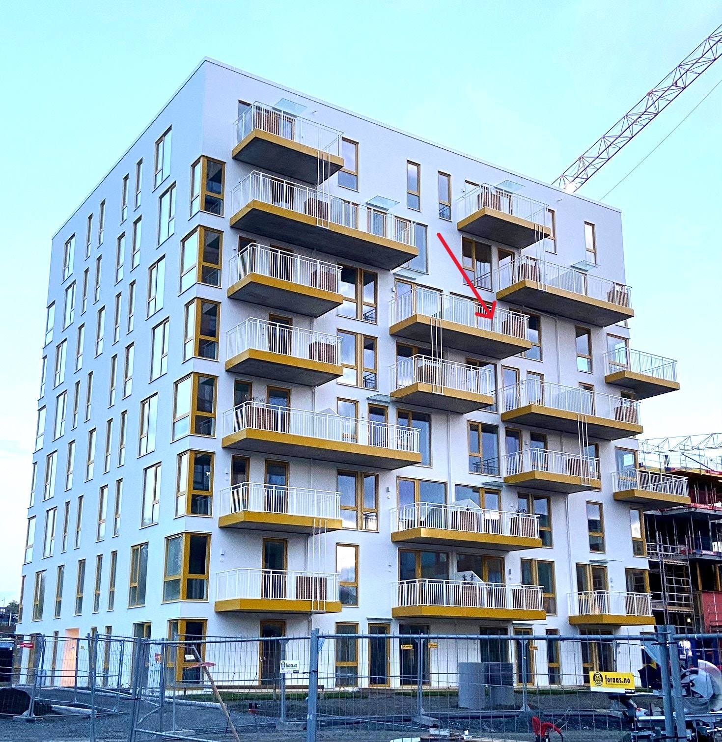 Vestvendt balkong med fine sol- og utsiktsforhold. Galleribilde