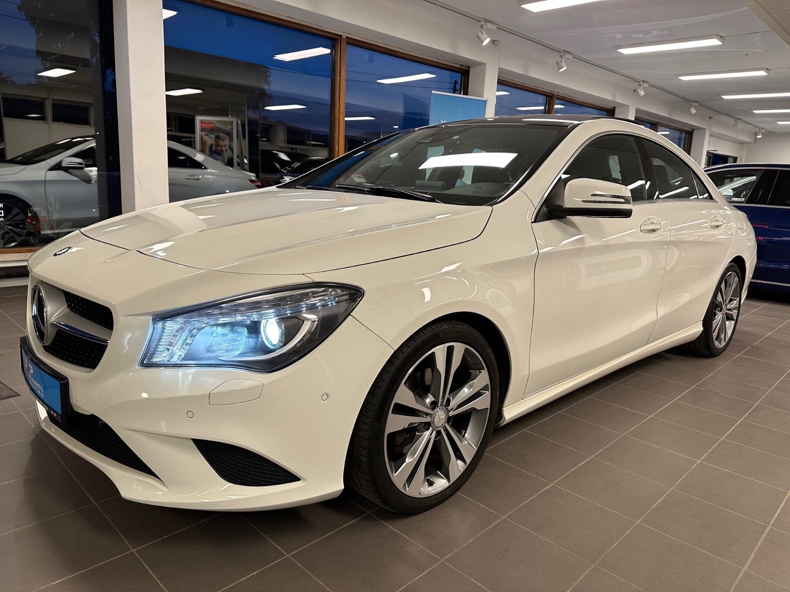 Mercedes-Benz CLA180 1