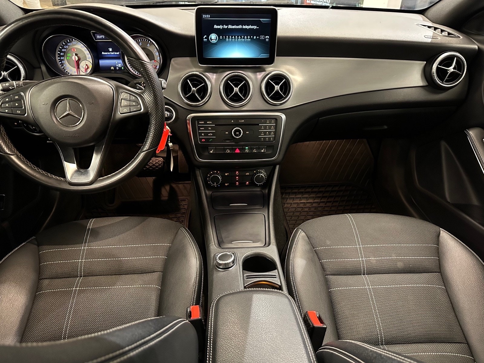 Mercedes-Benz CLA180 6
