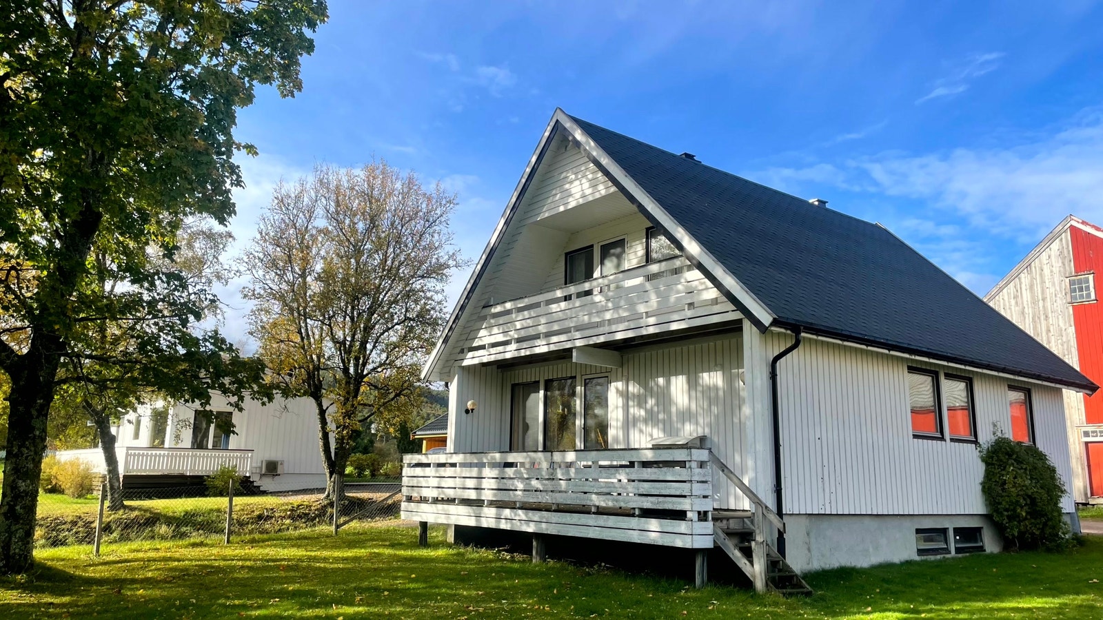 utside mot hage Galleribilde
