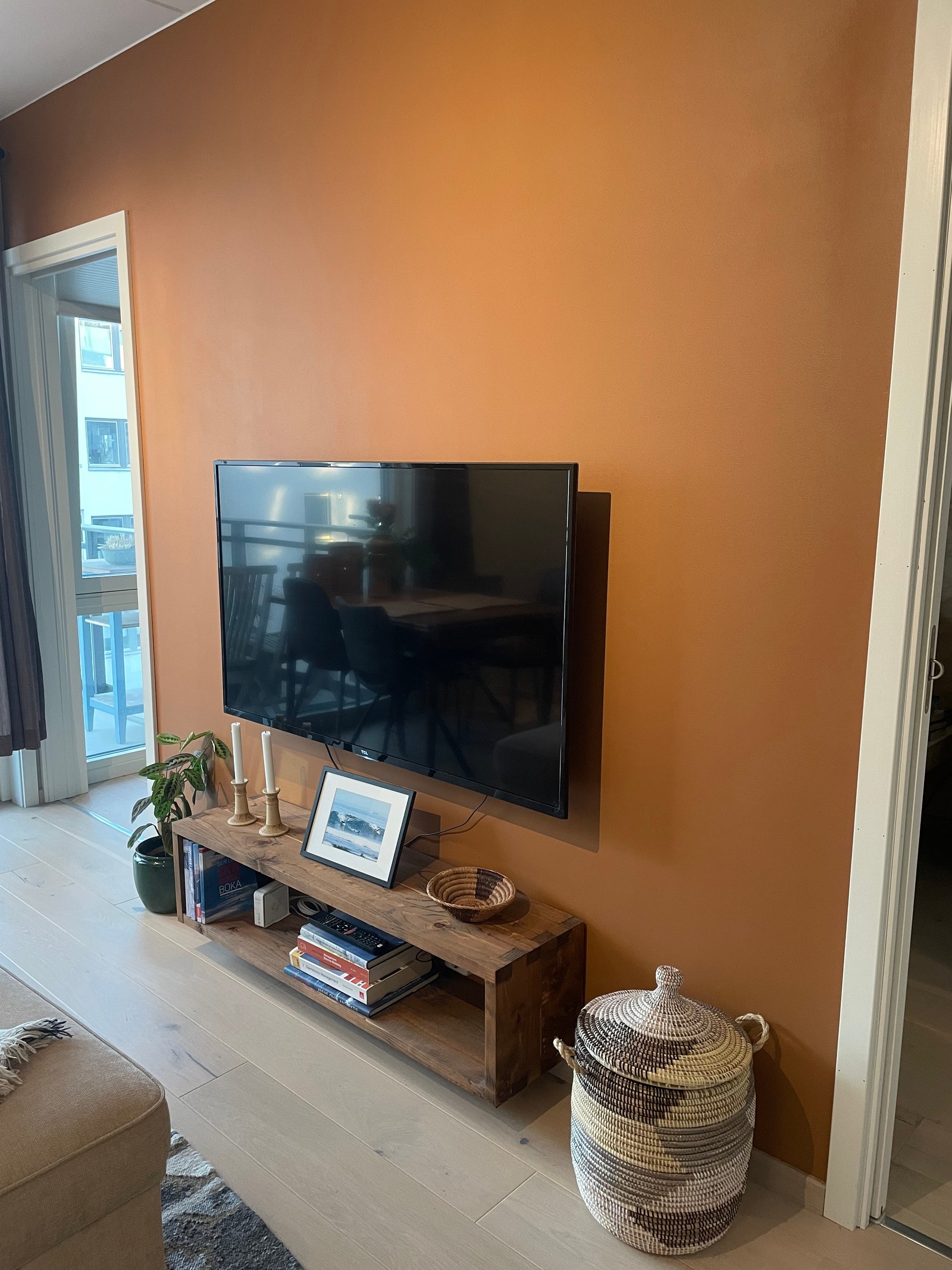 Smart TV i stua Galleribilde