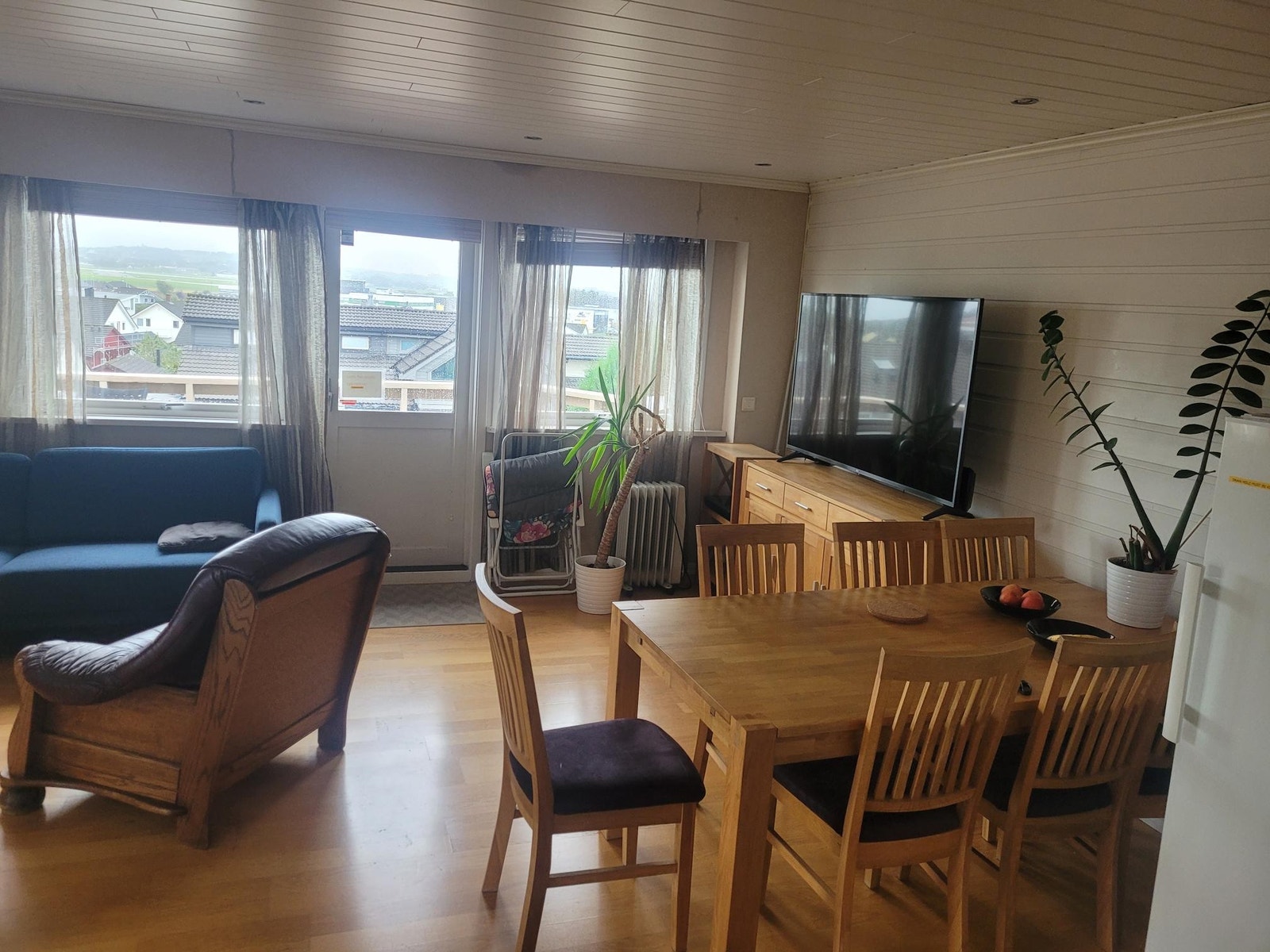 Common living room with terrace on the outside Galleribilde