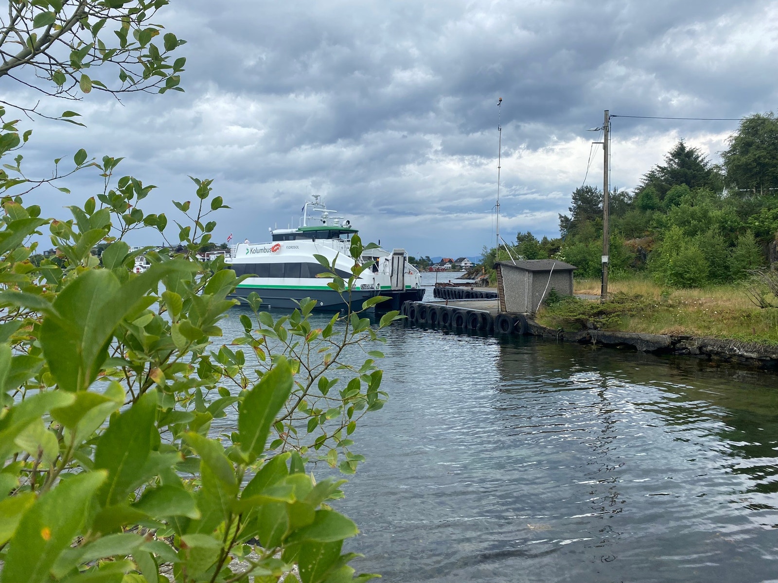 Ferry that brings people from town to Steinsøy. Galleribilde