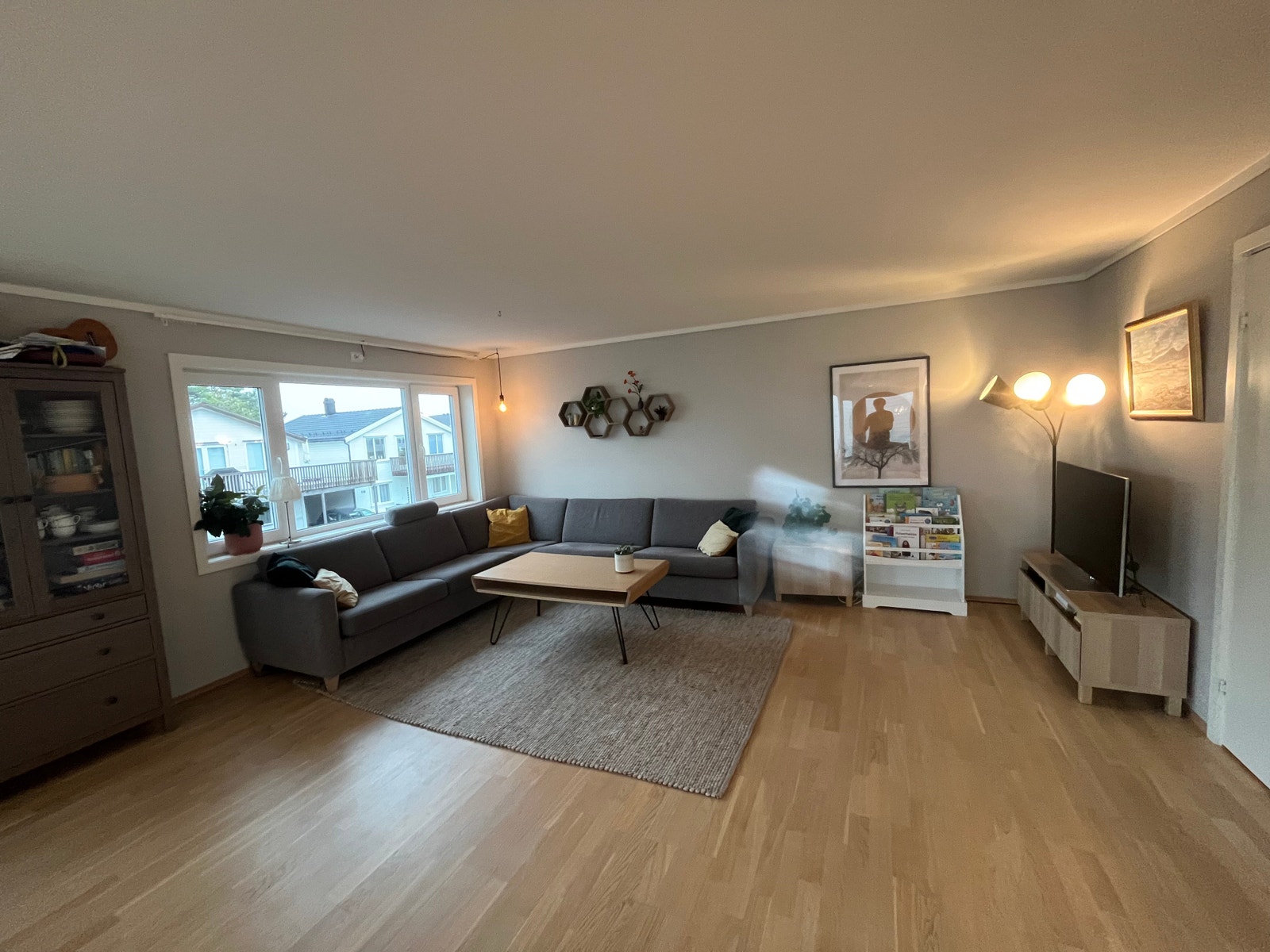 Stor stue med mange muligheter Galleribilde