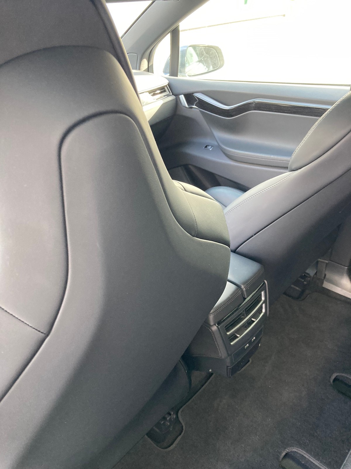 Tesla Model X 38