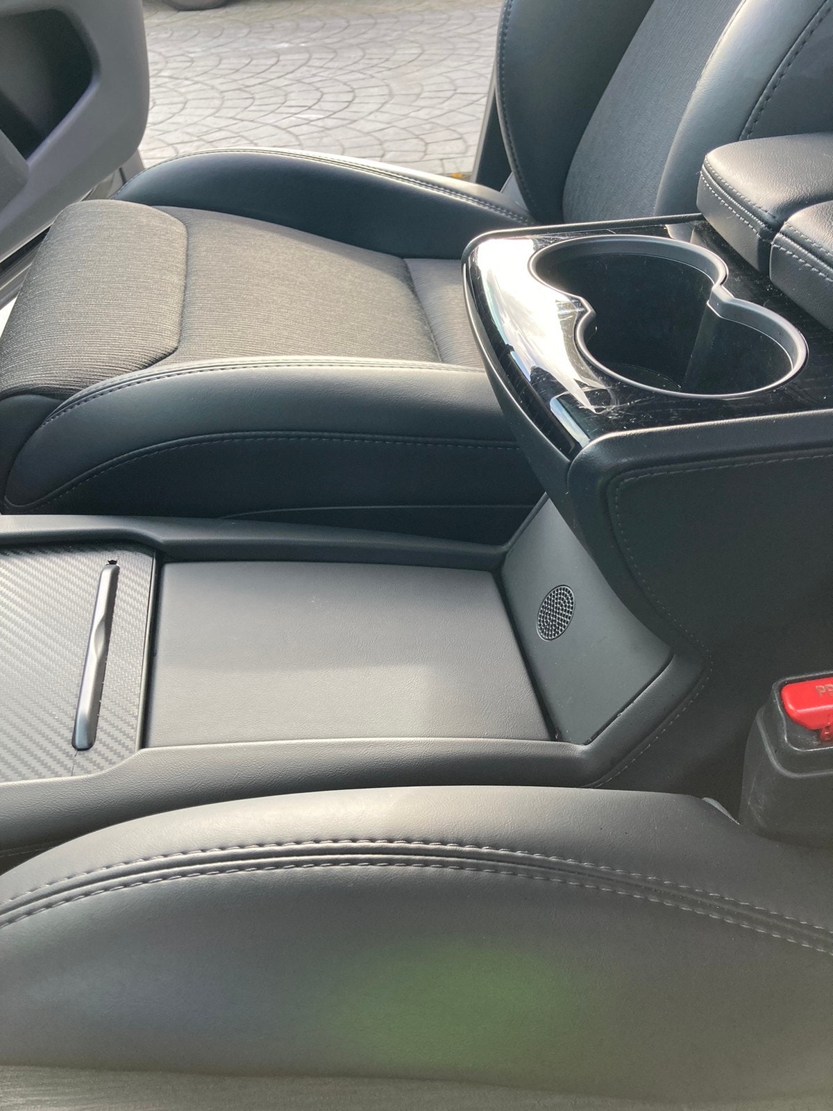 Tesla Model X 28