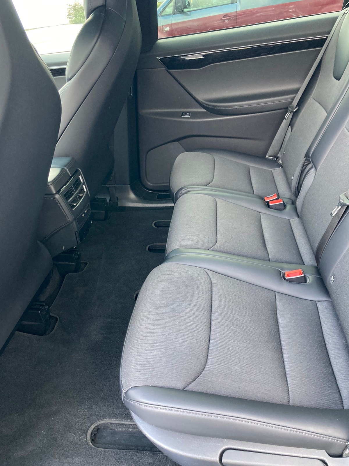 Tesla Model X 43