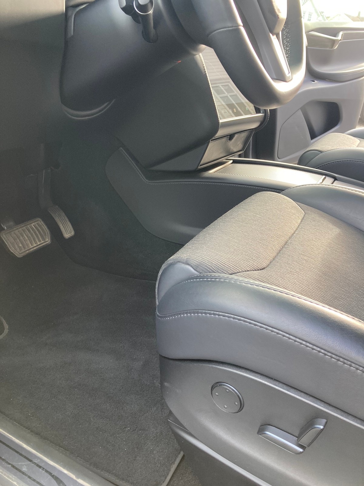 Tesla Model X 27