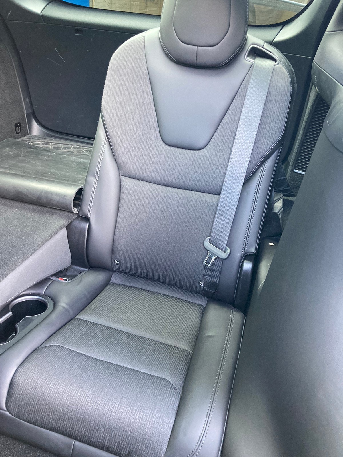 Tesla Model X 42