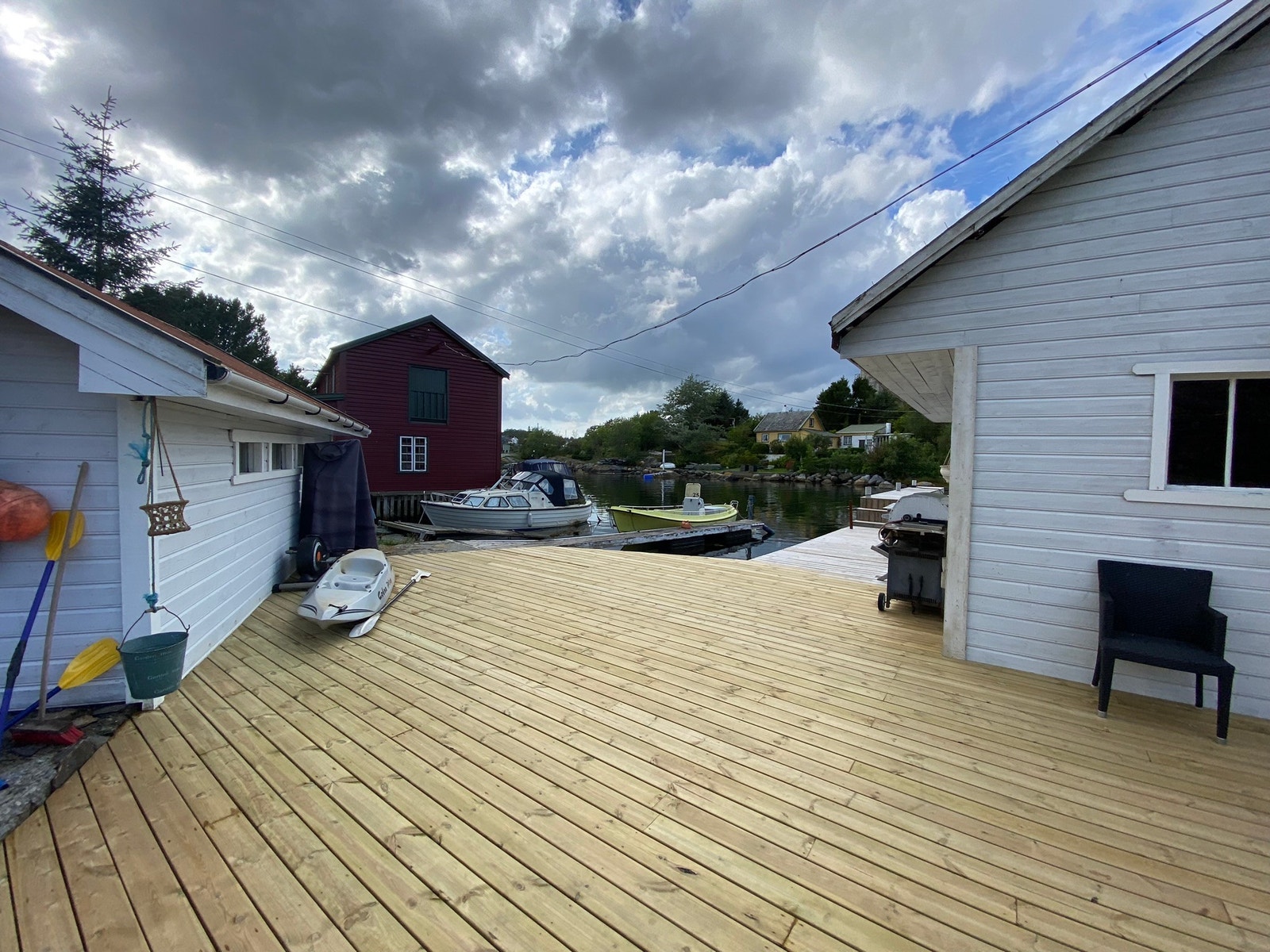 The decking without garden furnitures Galleribilde