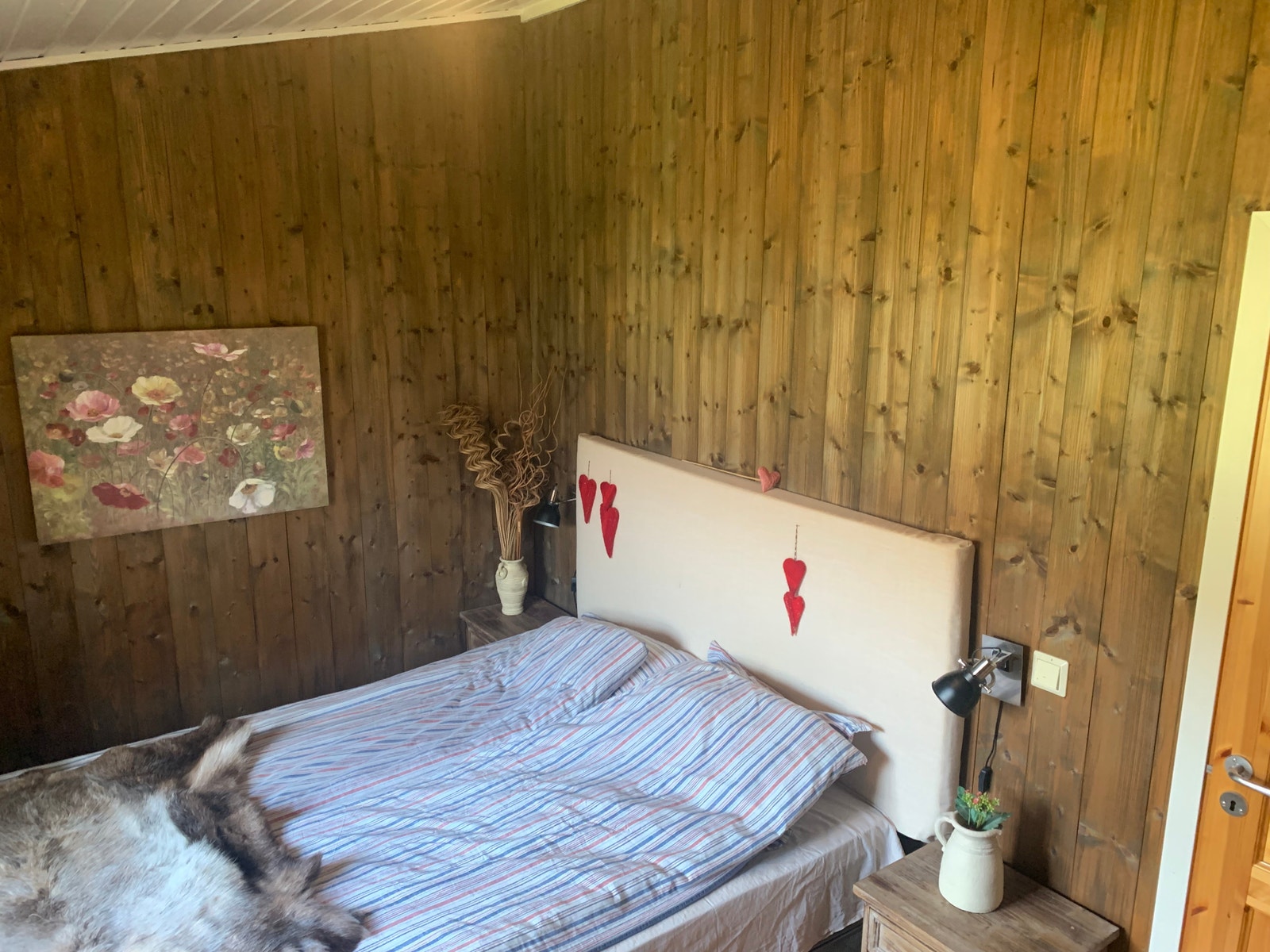 "Soverom 1" i 2.etasje, nærbilde av sengen. Galleribilde