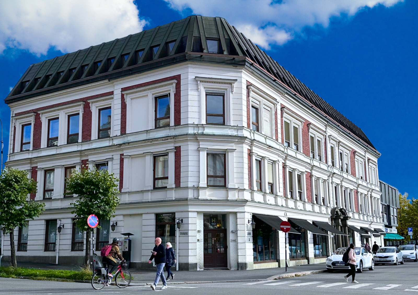 Torggata 3.
Energieffektive kontorlokaler i toppetasje med attraktiv beliggenhet, sentralt i Hamar sentrum. Galleribilde