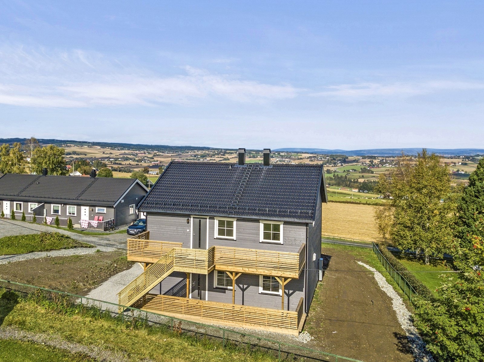 Nordvik Eiendomsmegling v Hans Idar Markestad presenterer Lensbygdavegen 193. En nyoppført tomannsbolig med fantastisk utsikt. Galleribilde