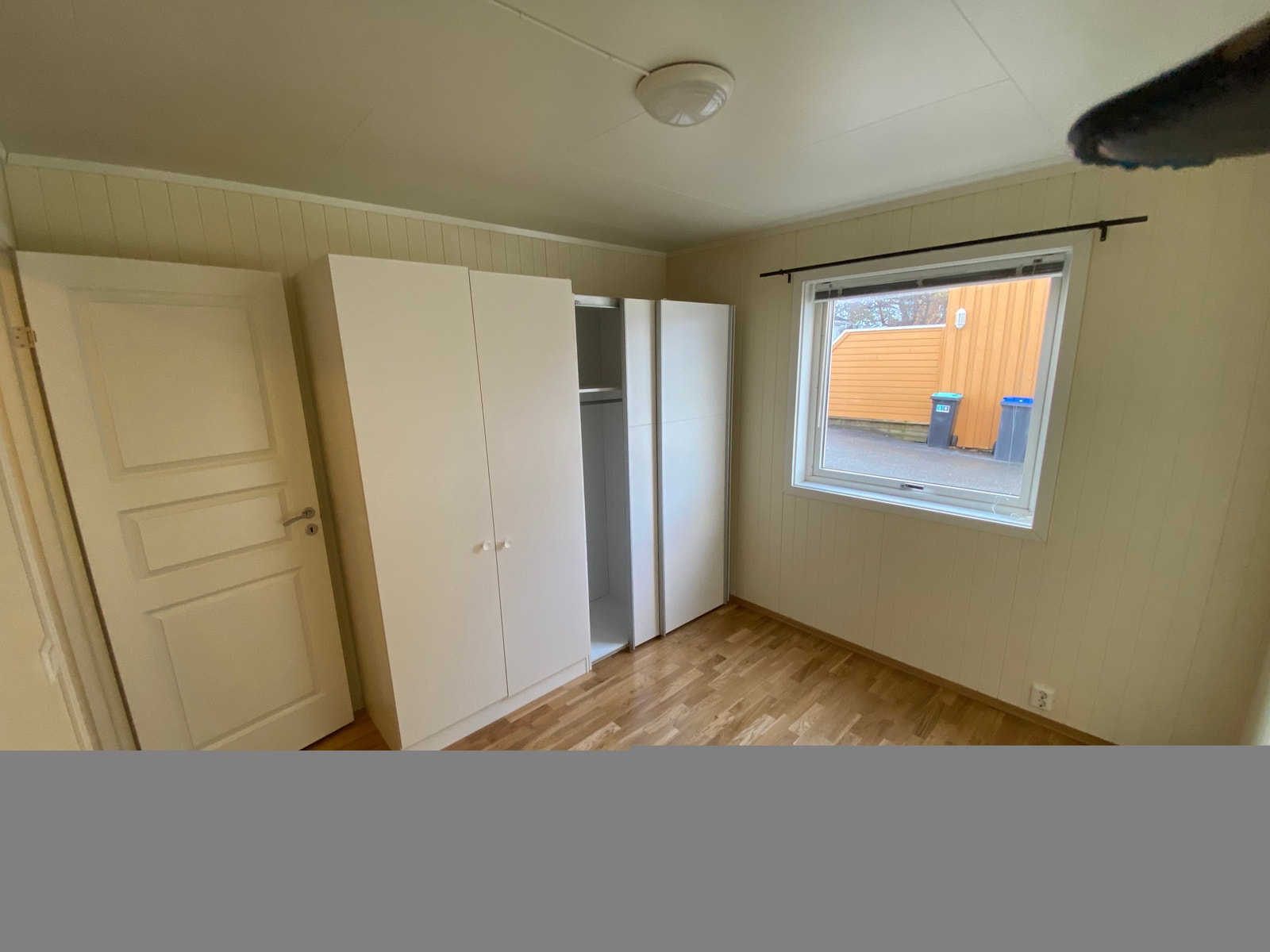 soverom 2 doble skap Galleribilde