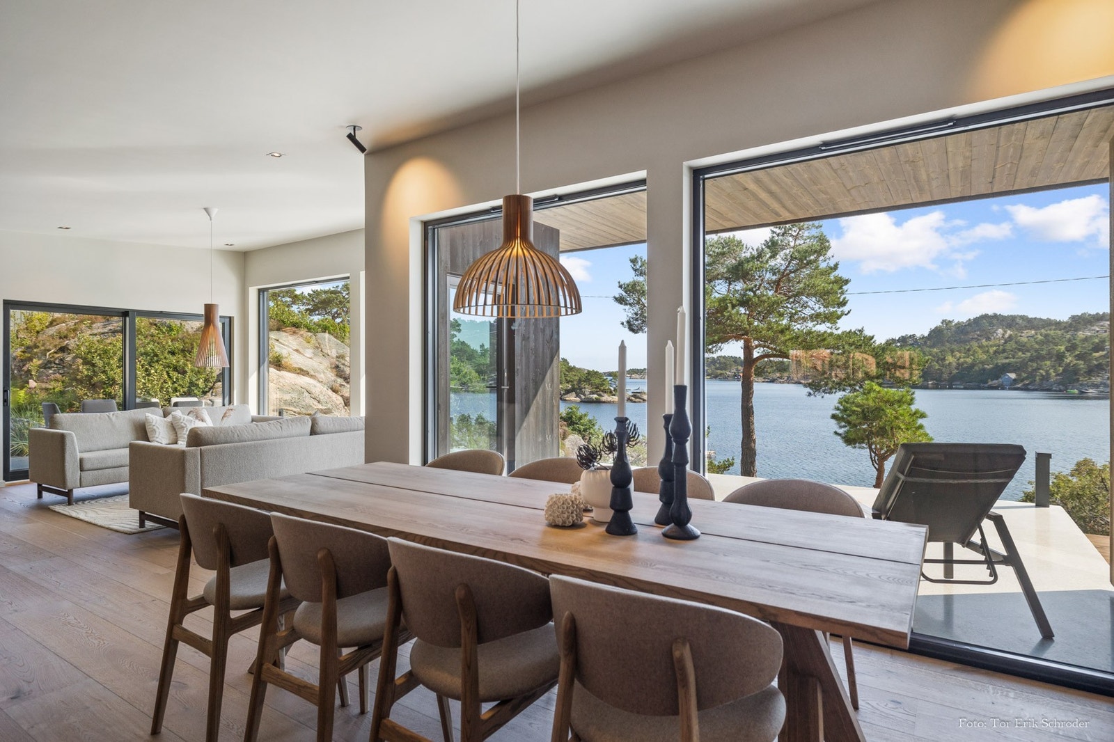 Fantastisk utsikt fra spisebord Galleribilde