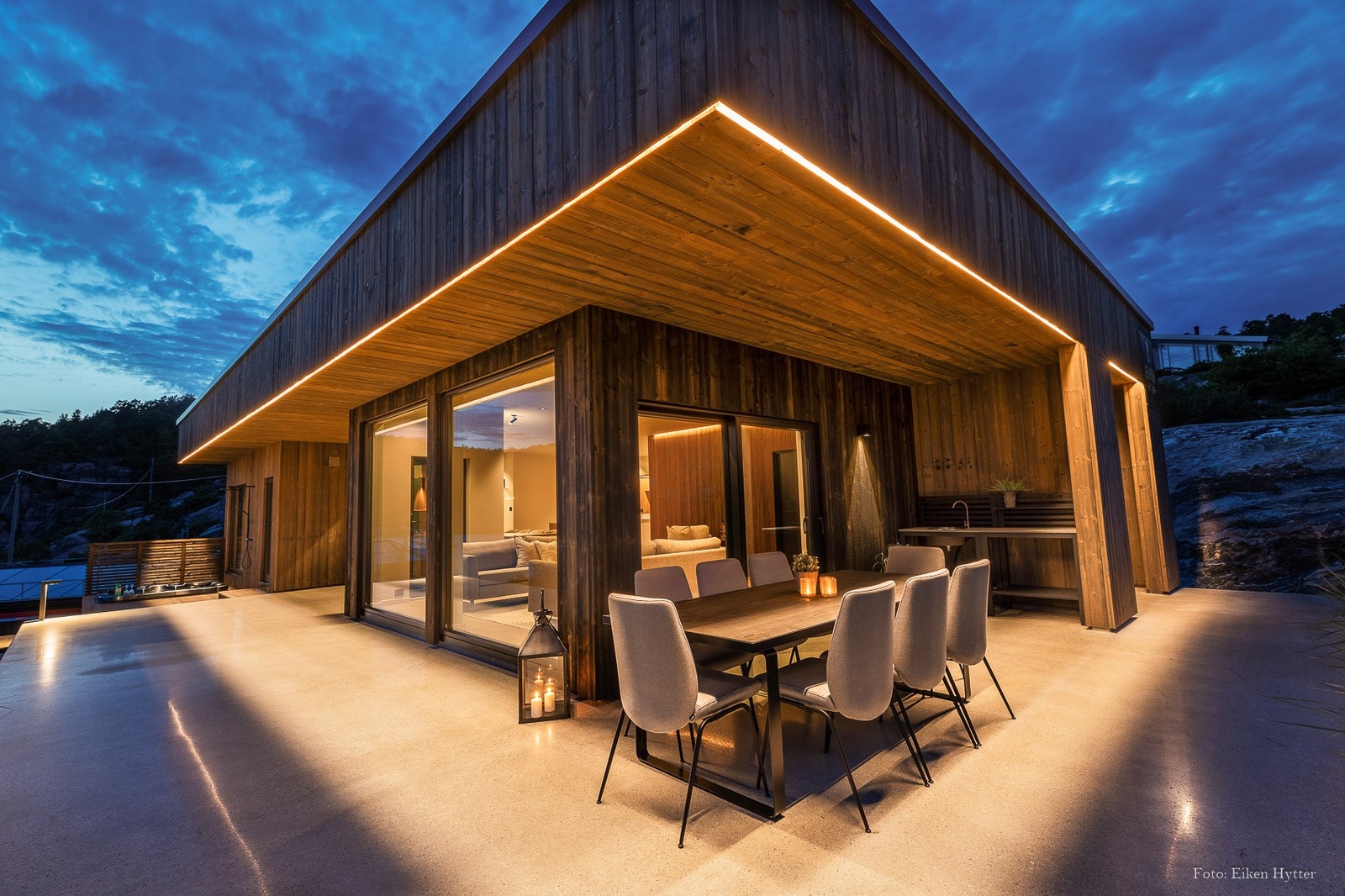 Spisebord og utekjøkken Galleribilde