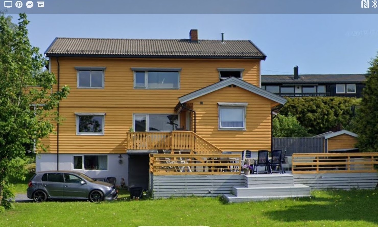 Huset sett fra gaten Galleribilde