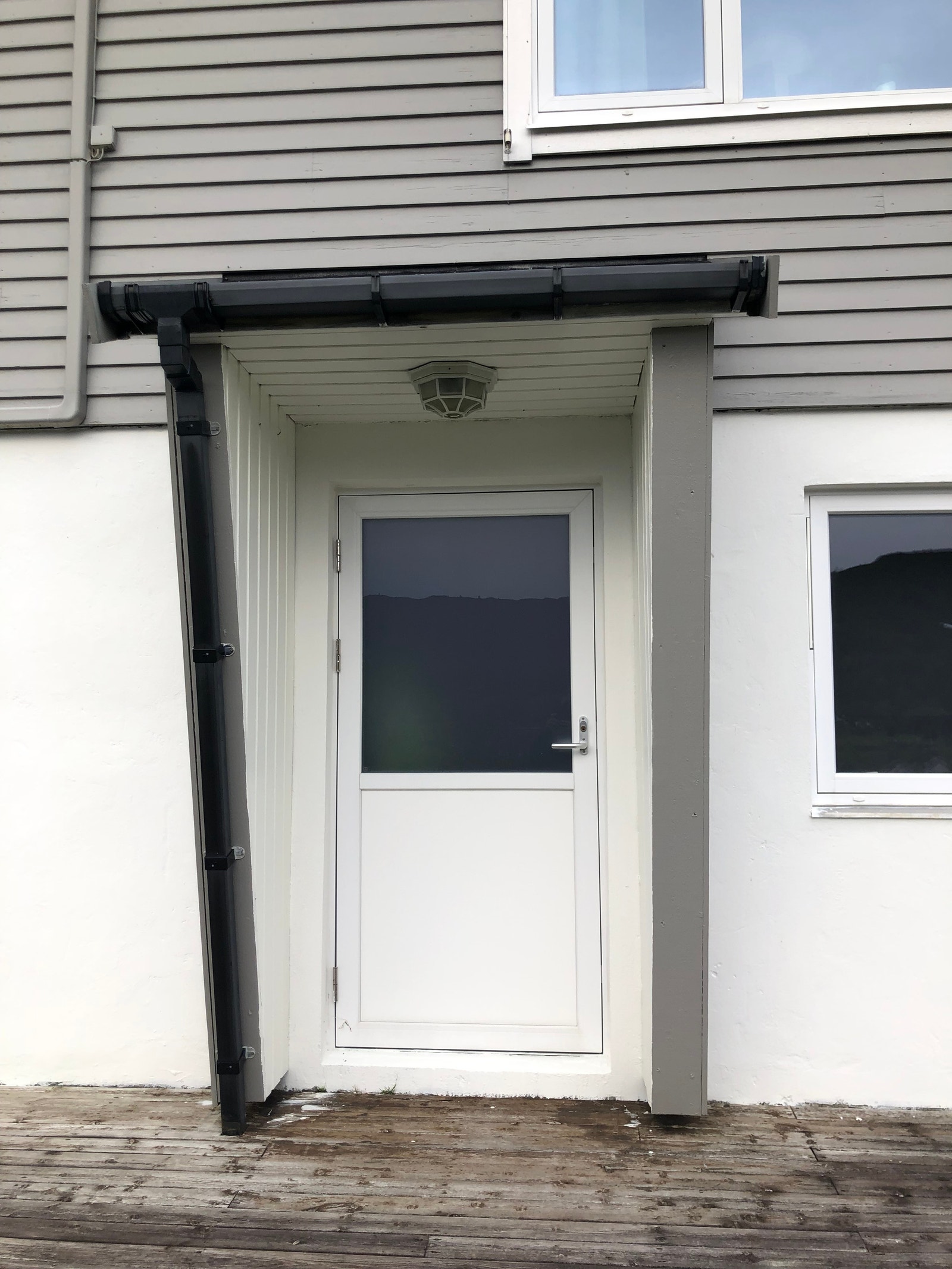 Inngang kjeller. Galleribilde