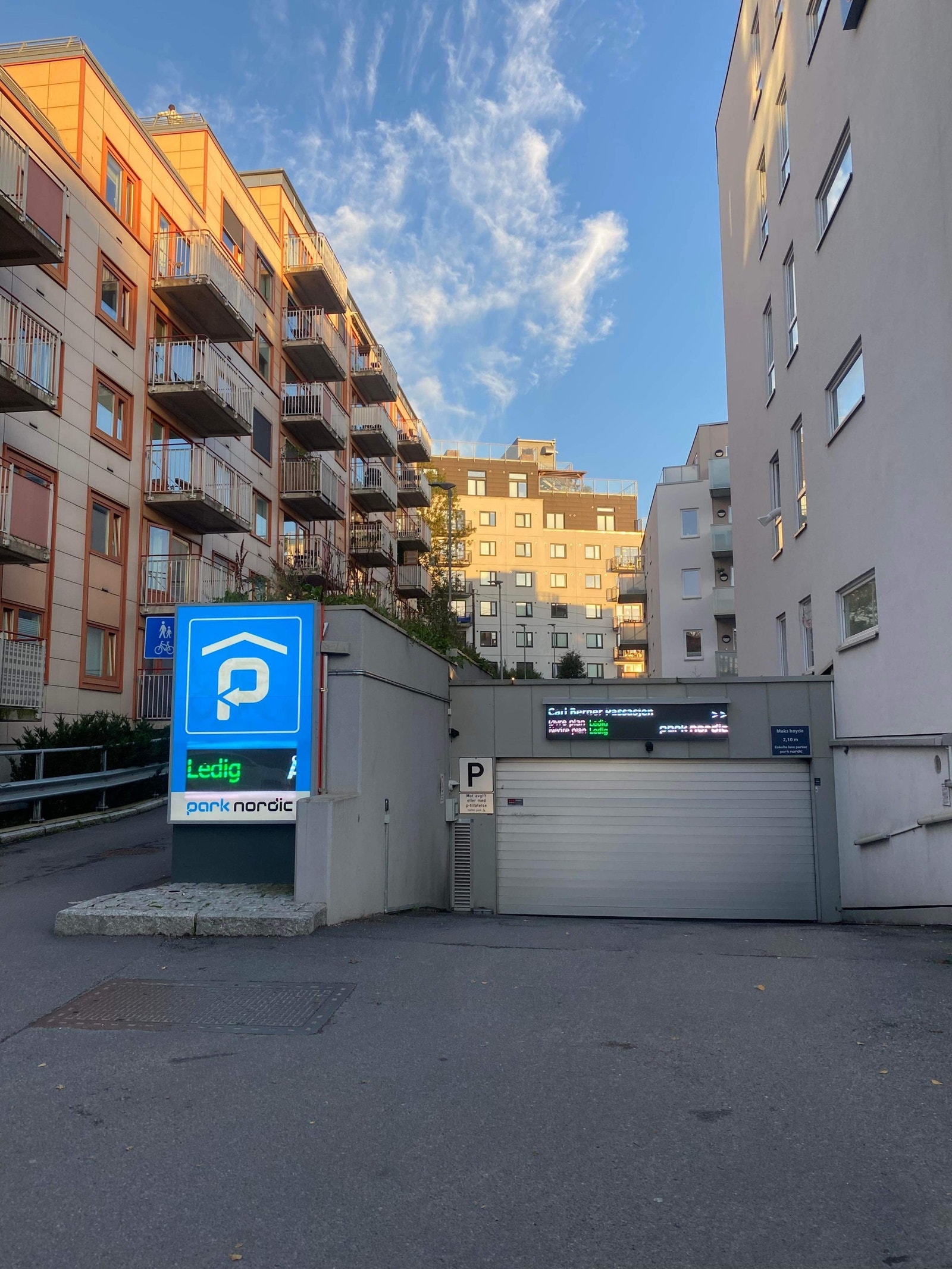 Innkjørsel. Galleribilde