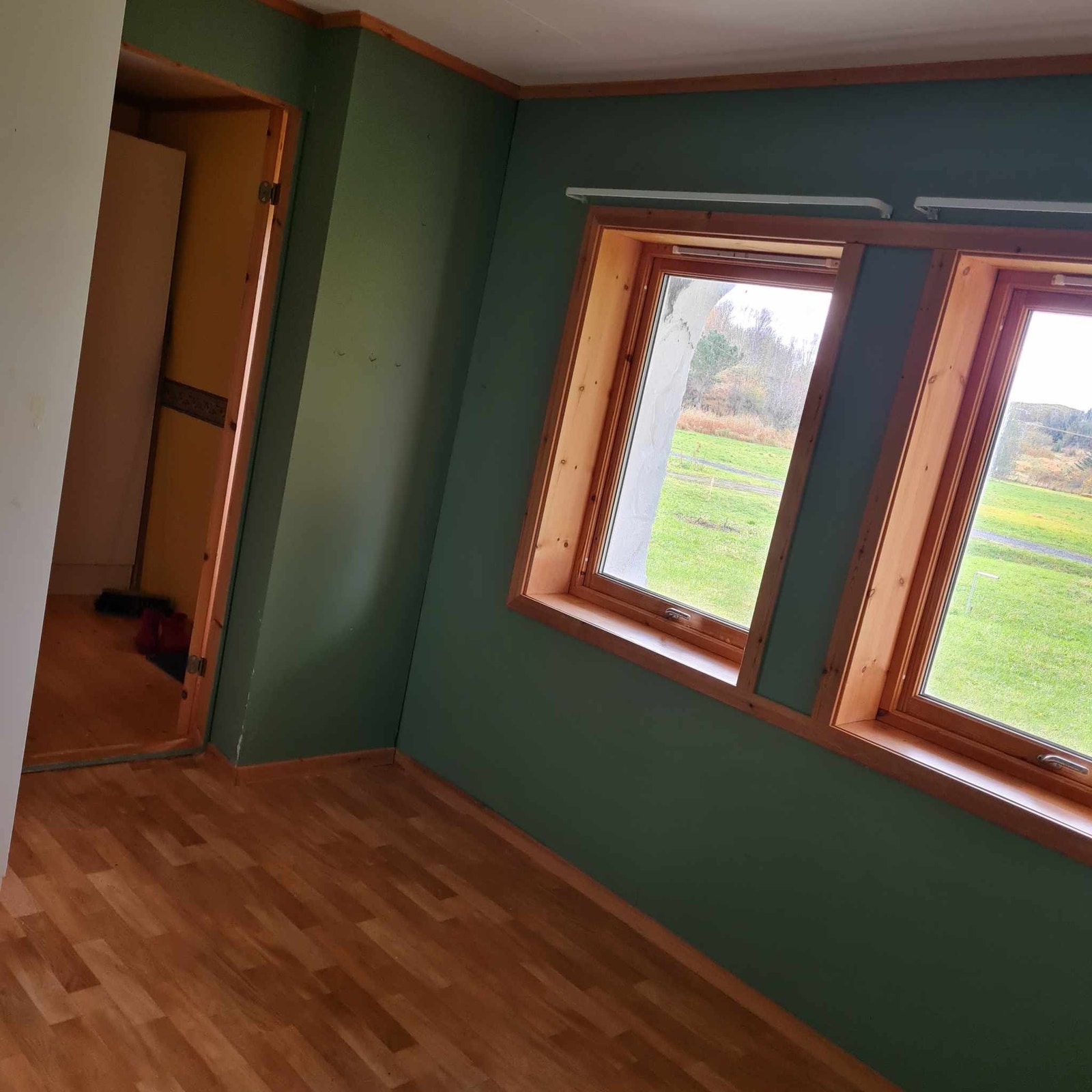 Soverom kjeller, inngang fra yttergang Galleribilde