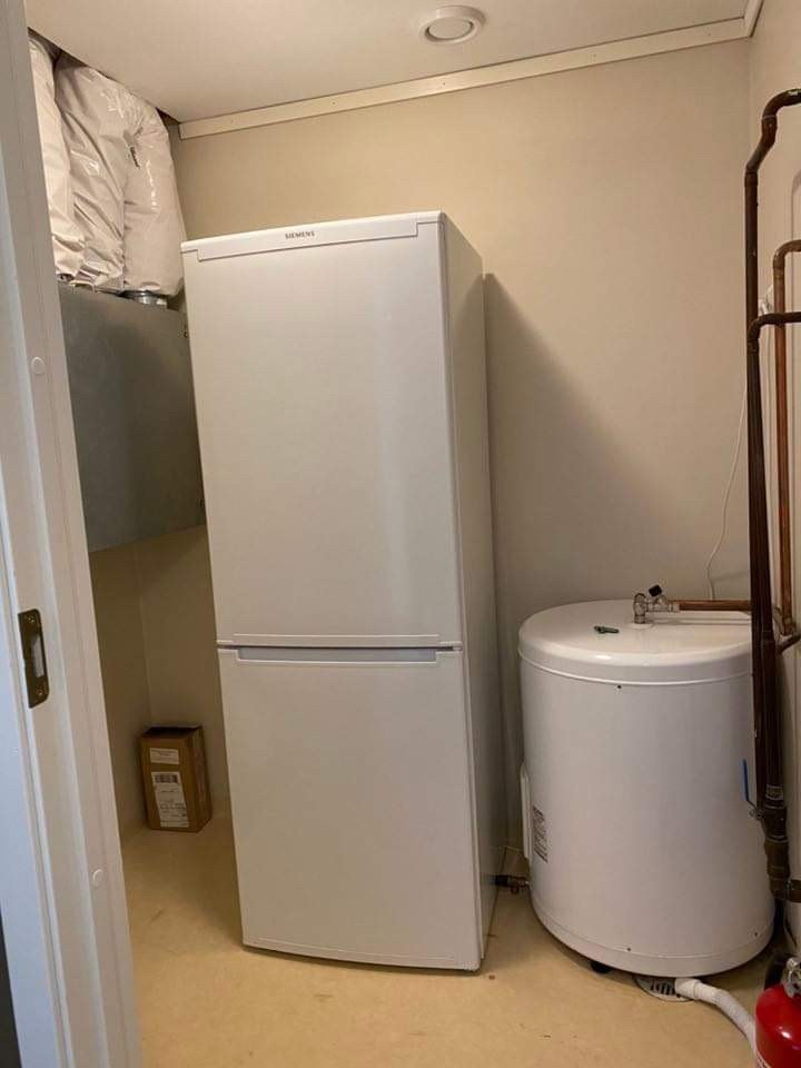 Innvendig bod, greit med lagring plass. Det er også utvendig bod inkludert Galleribilde