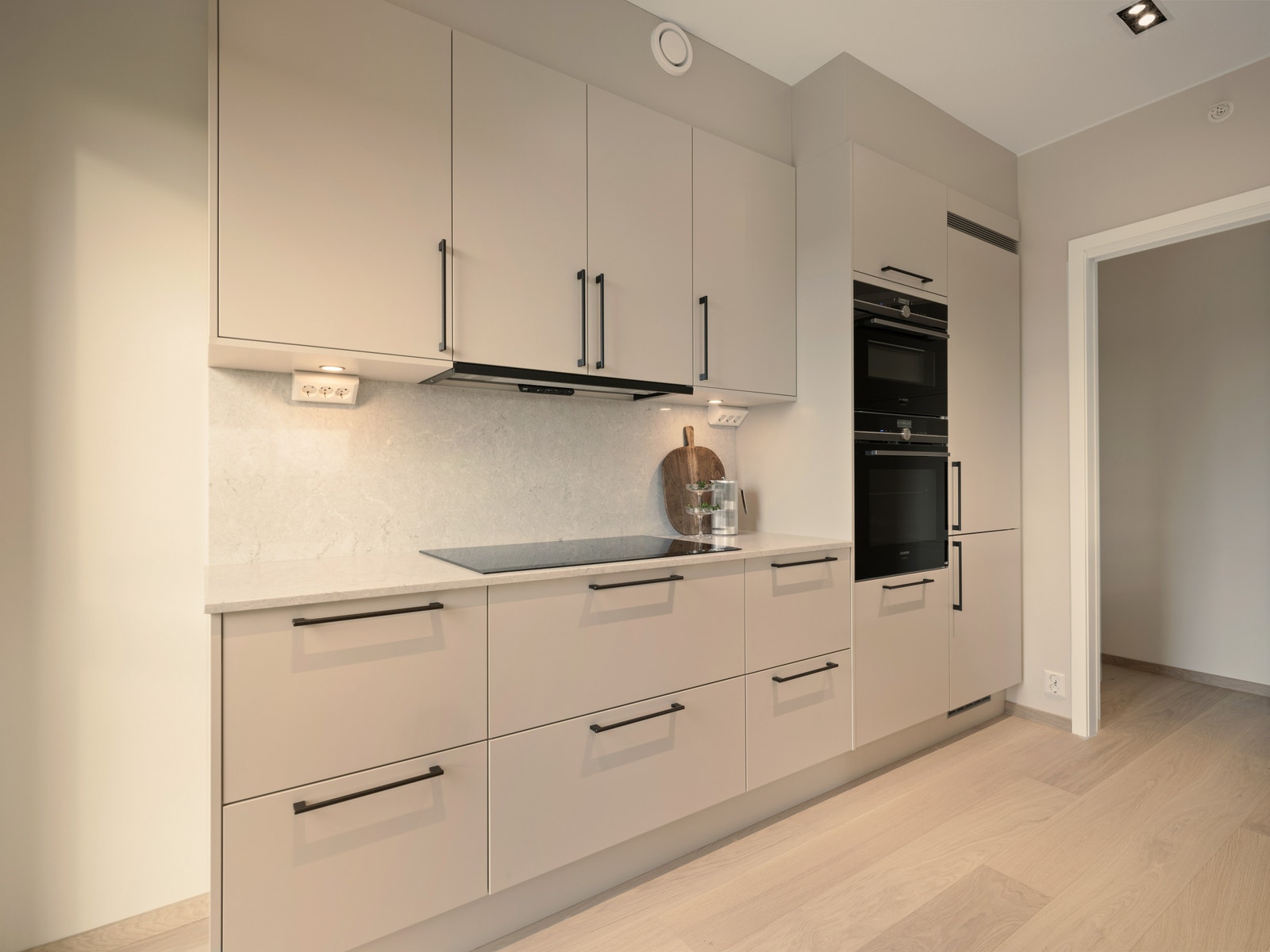 Kjøkken fra Sigdal med kjøkkenøy Galleribilde