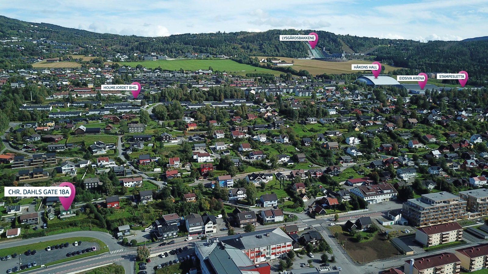 Chr. Dahls Gate er en rolig boliggate med nærhet til både aktivitetstilbud, turmuligheter og sentrumskjernen (dronebilde) Galleribilde