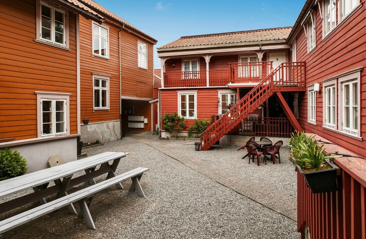 Bakgård Galleribilde