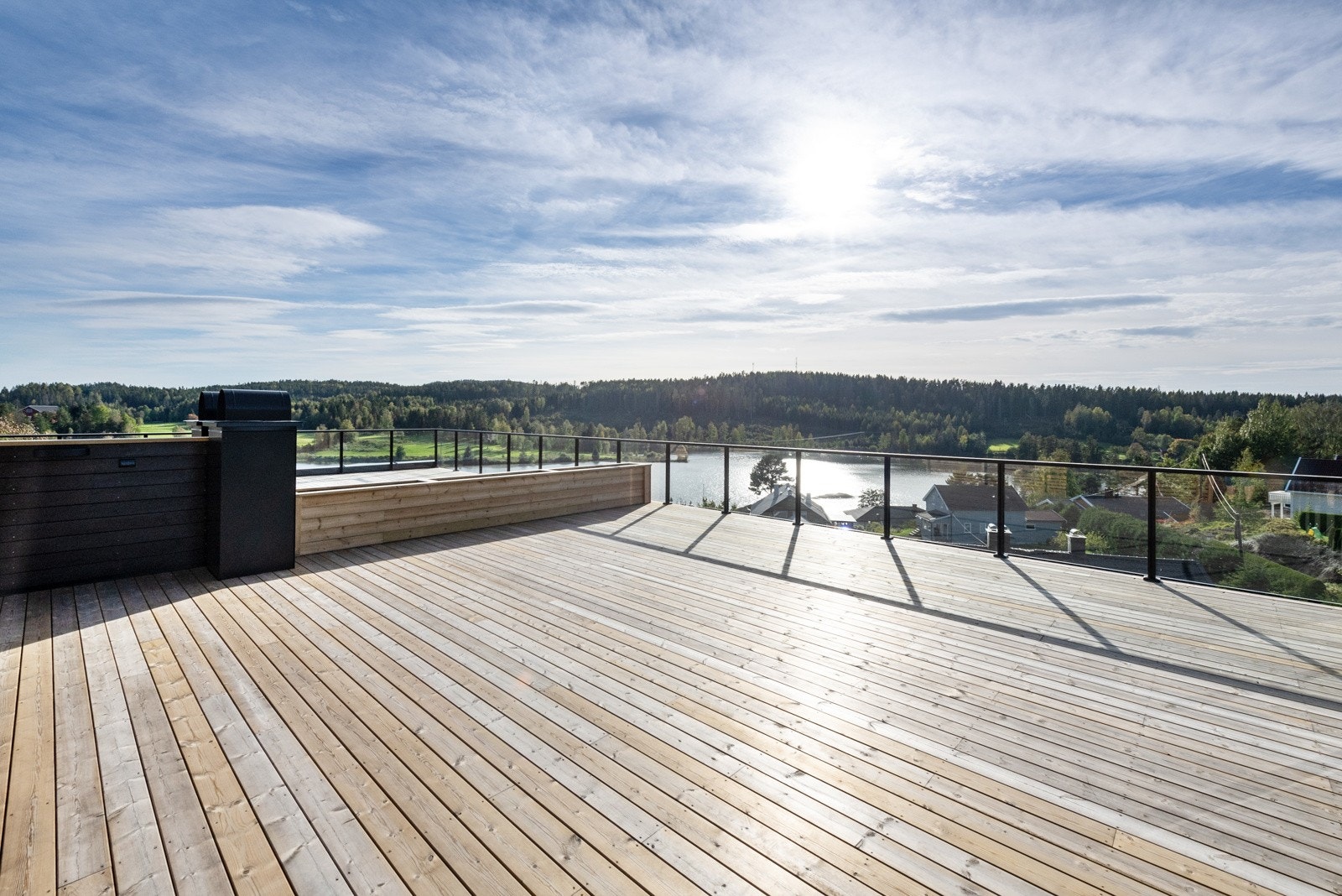 Hver enhet har sin egen ekslusive del av takterrassen på ca. 60 kvm. Galleribilde