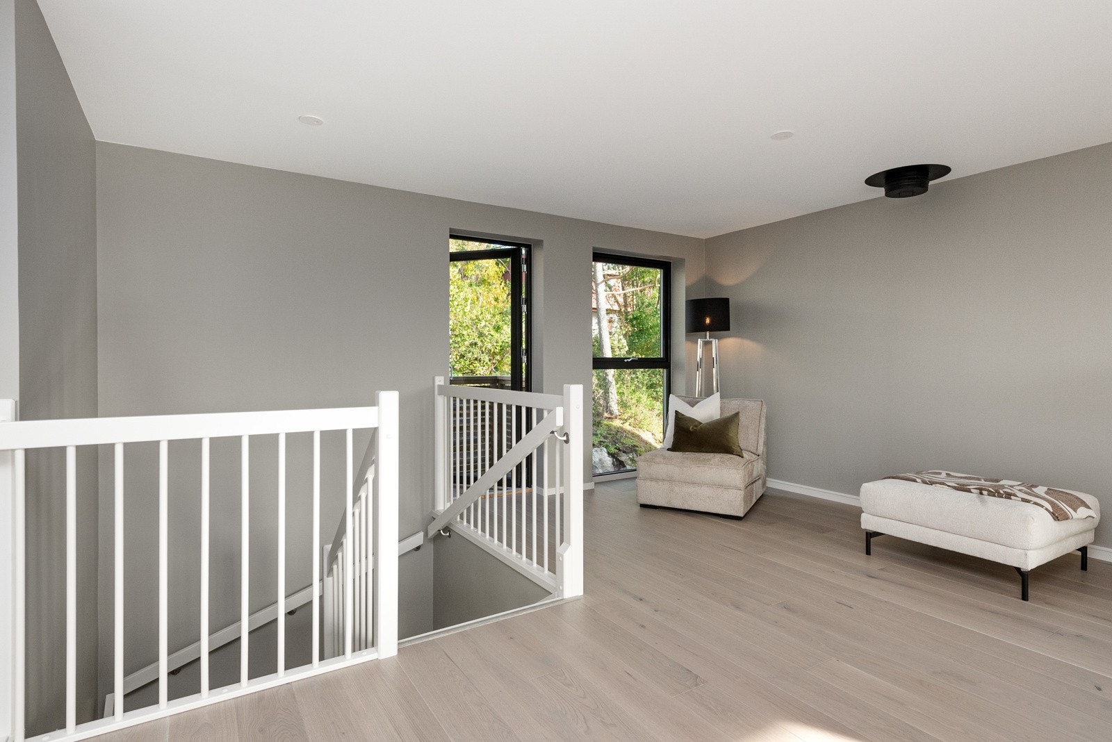 Det er montert pipe slik at ildsted kan enkelt kan montres Galleribilde