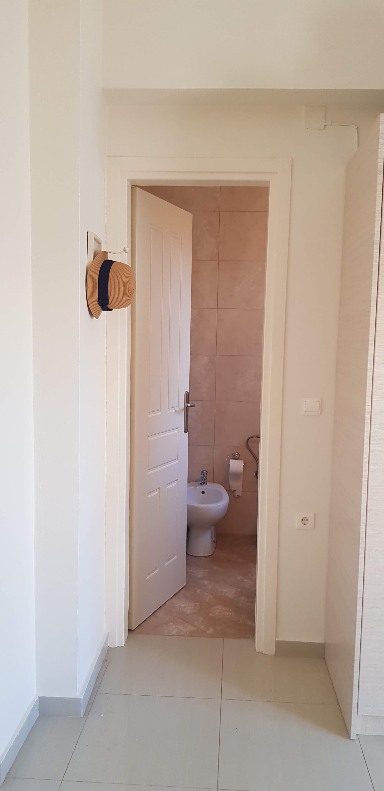 Bad med BD, badekar og dusj Galleribilde