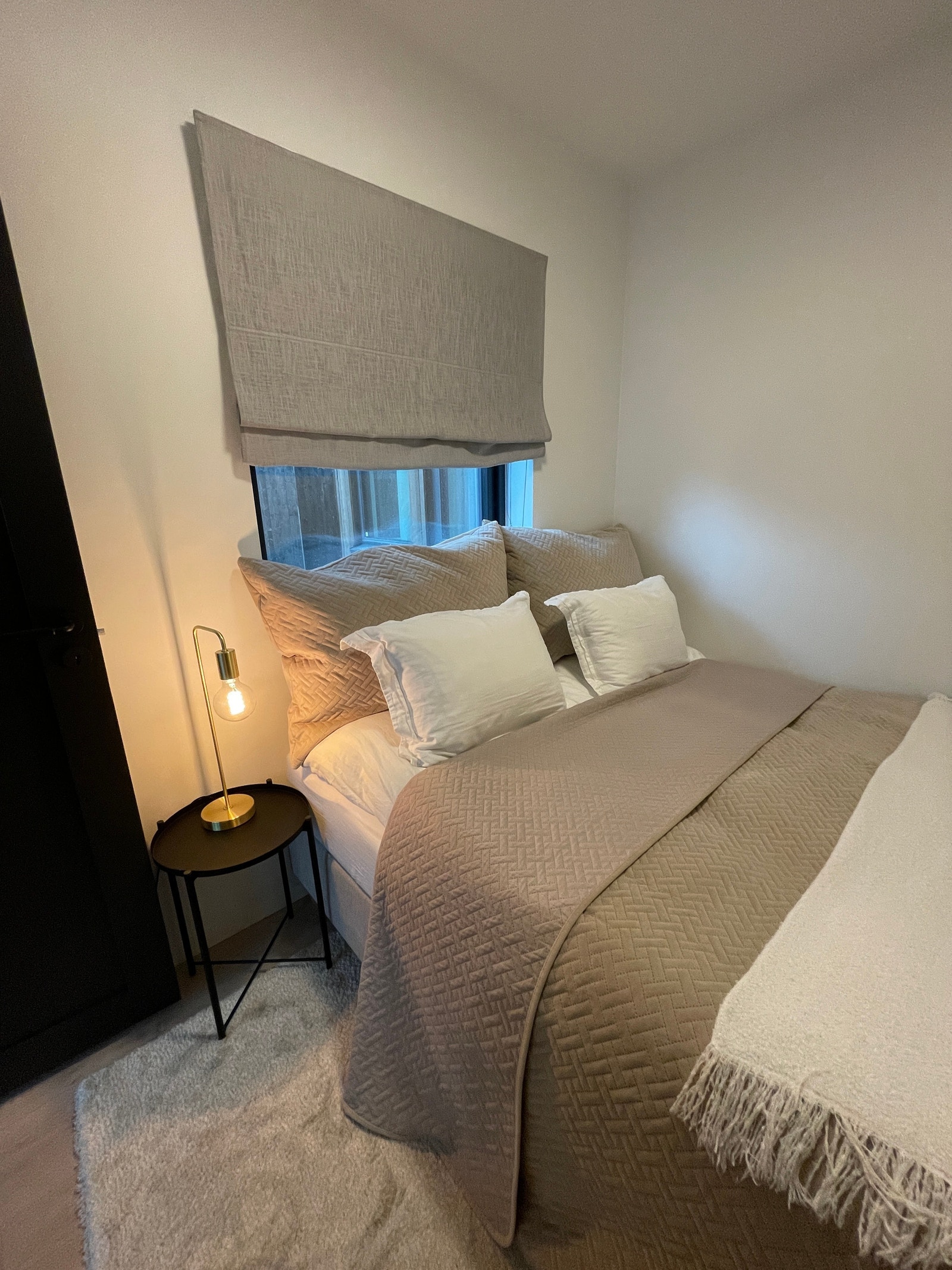 Soverom med plass til dobbeltseng (180cm). Galleribilde
