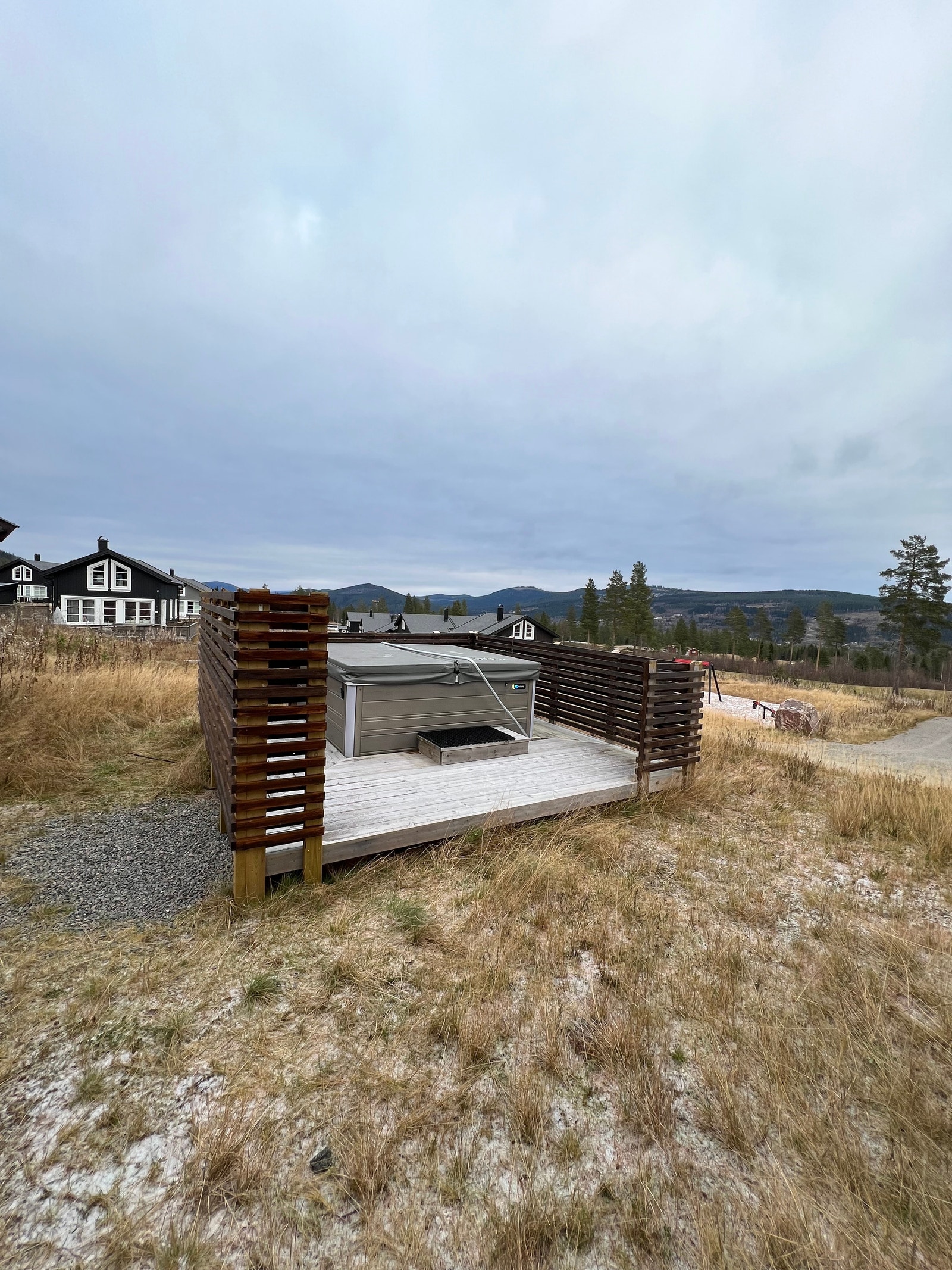 Jacuzzi med utsikt til skibakker og golfbane Galleribilde