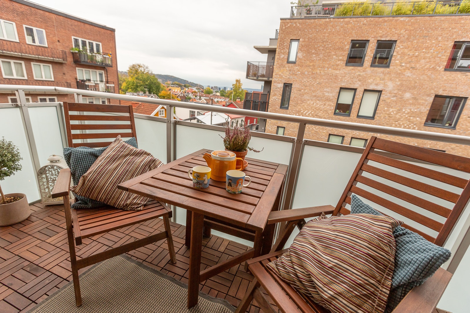 Koselig Utsiktsbalkong, solrik hele dagen. Galleribilde