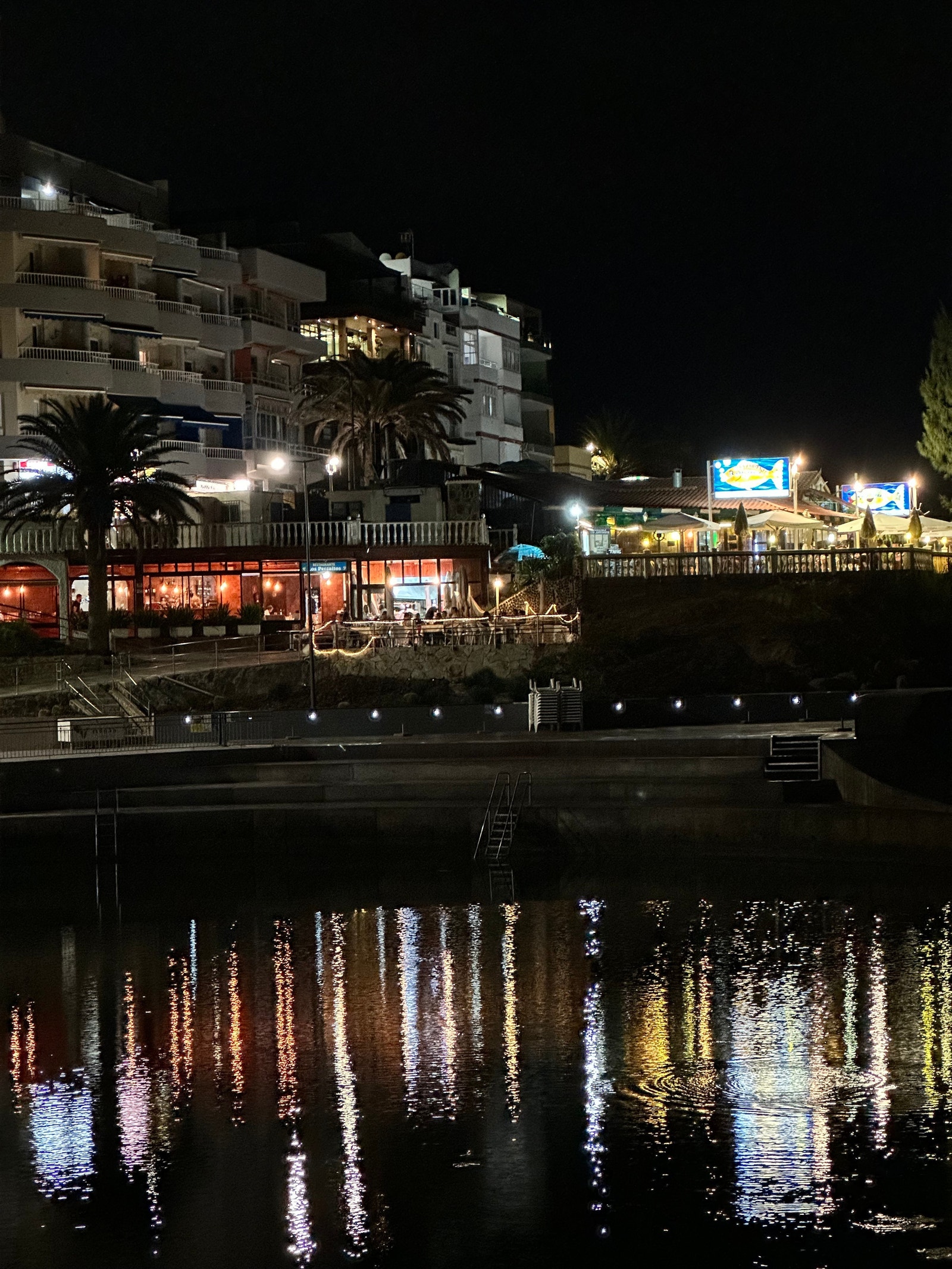 Leiligheten Ligger øverst bildet. Spot’r i belysningen Galleribilde
