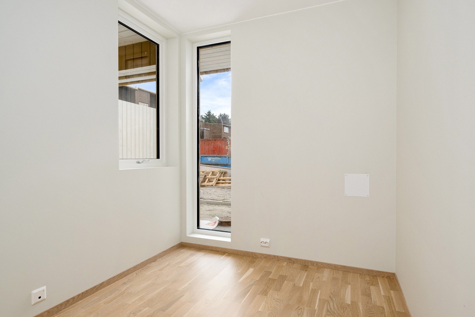 Ett av soverommene i første etasje. Totalt har boligen 4 soverom Galleribilde