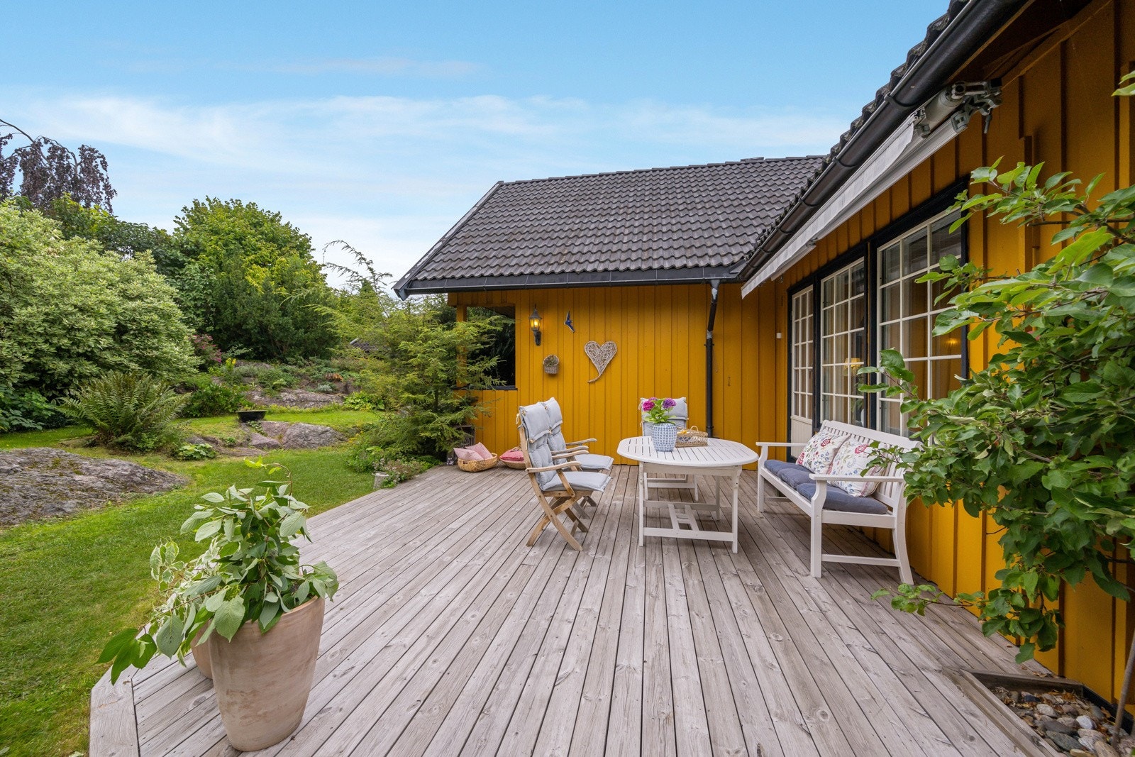 Terrassen er på ca. 28 kvm og ligger mot vest Galleribilde